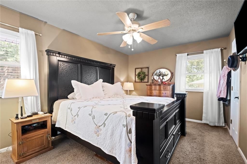 517 NE Johnston Drive — photo 16