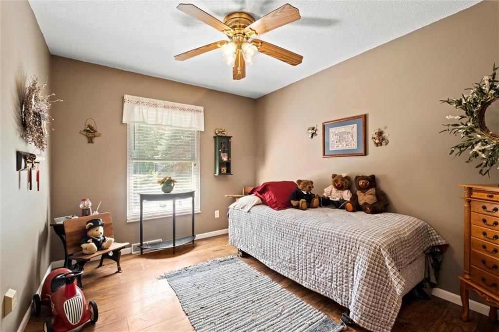 517 NE Johnston Drive — photo 19