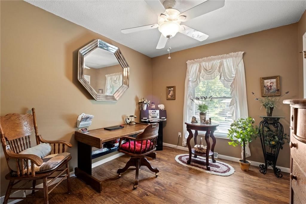 517 NE Johnston Drive — photo 21
