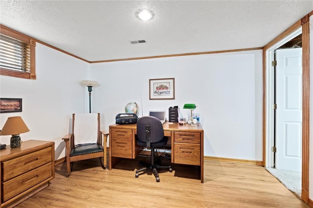 517 NE Johnston Drive — photo 22