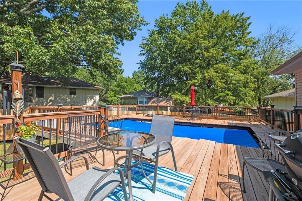 517 NE Johnston Drive — photo 27