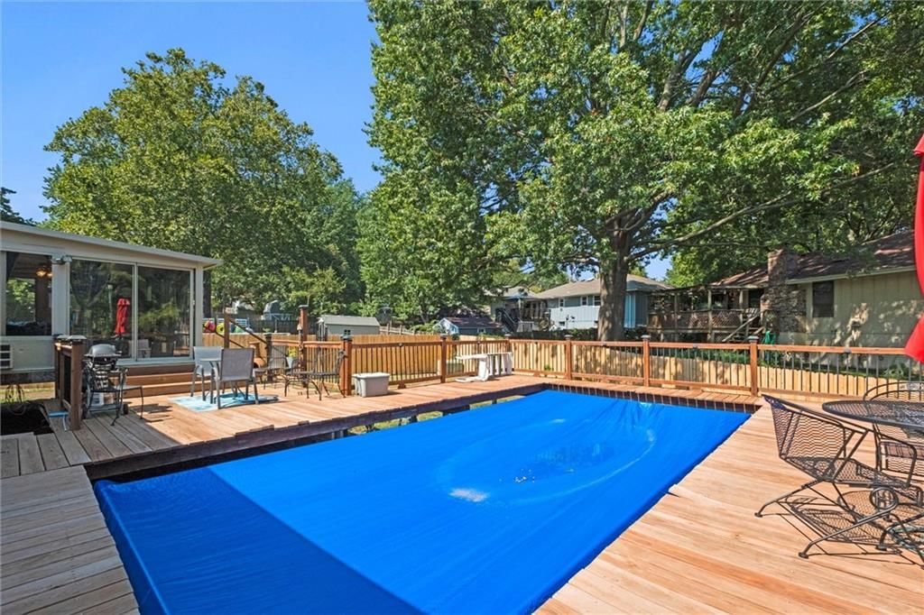 517 NE Johnston Drive — photo 28
