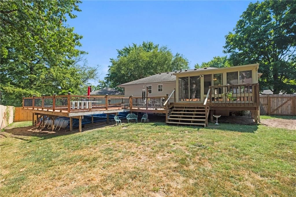 517 NE Johnston Drive — photo 30
