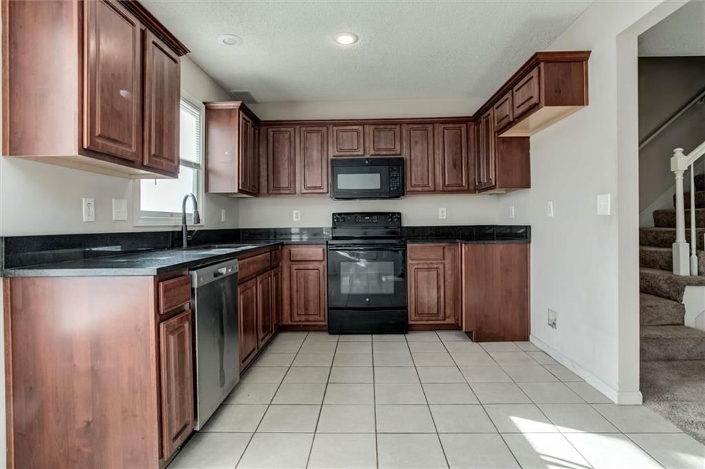 813 E 167th Court — photo 7