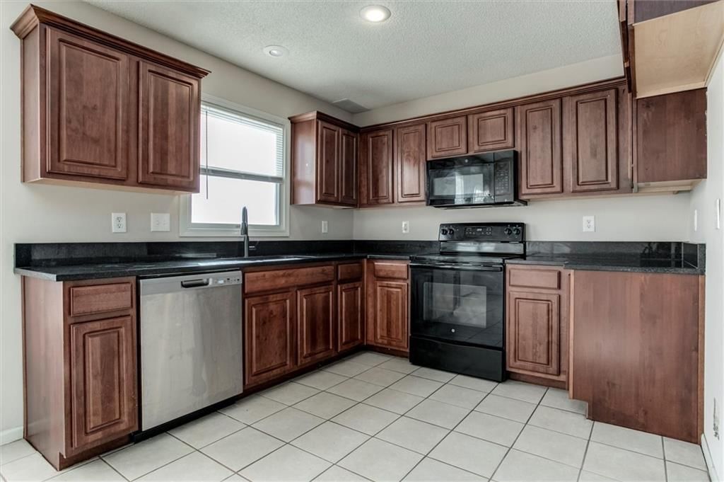 813 E 167th Court — photo 8
