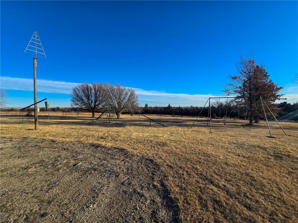 V Road — photo 26