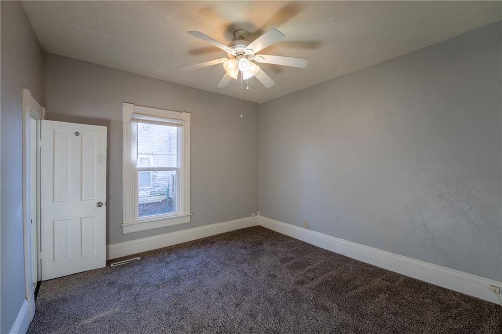 119 N Garfield Avenue — photo 17