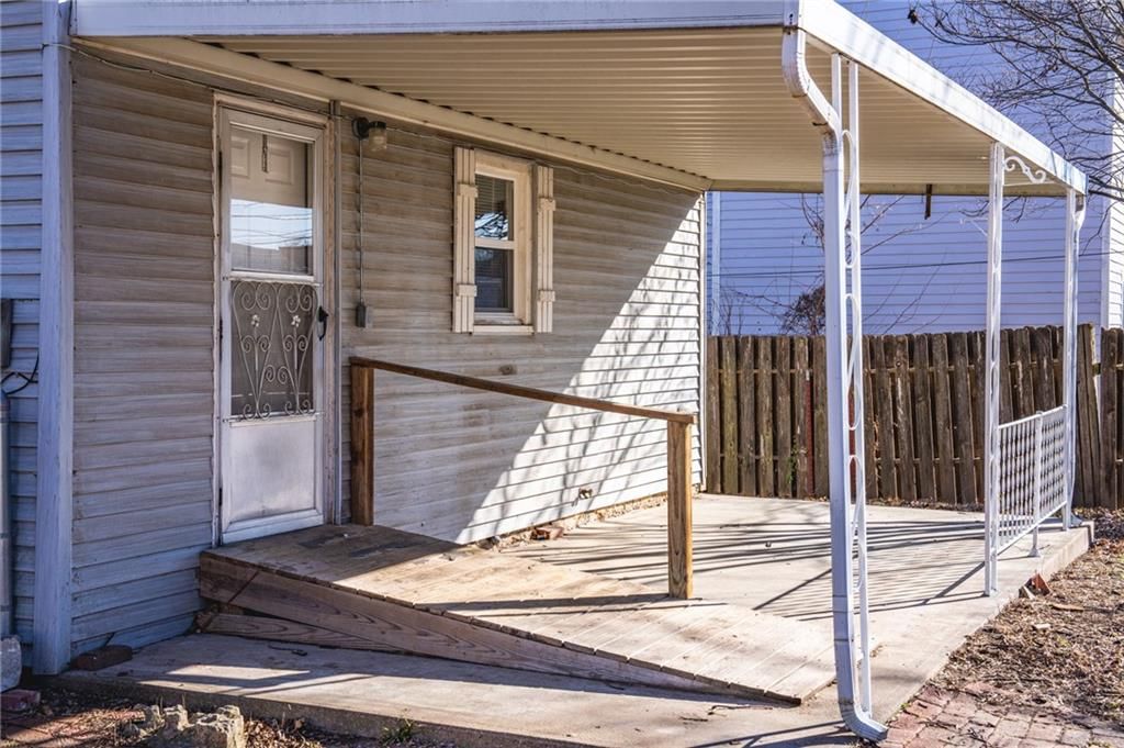119 N Garfield Avenue — photo 22
