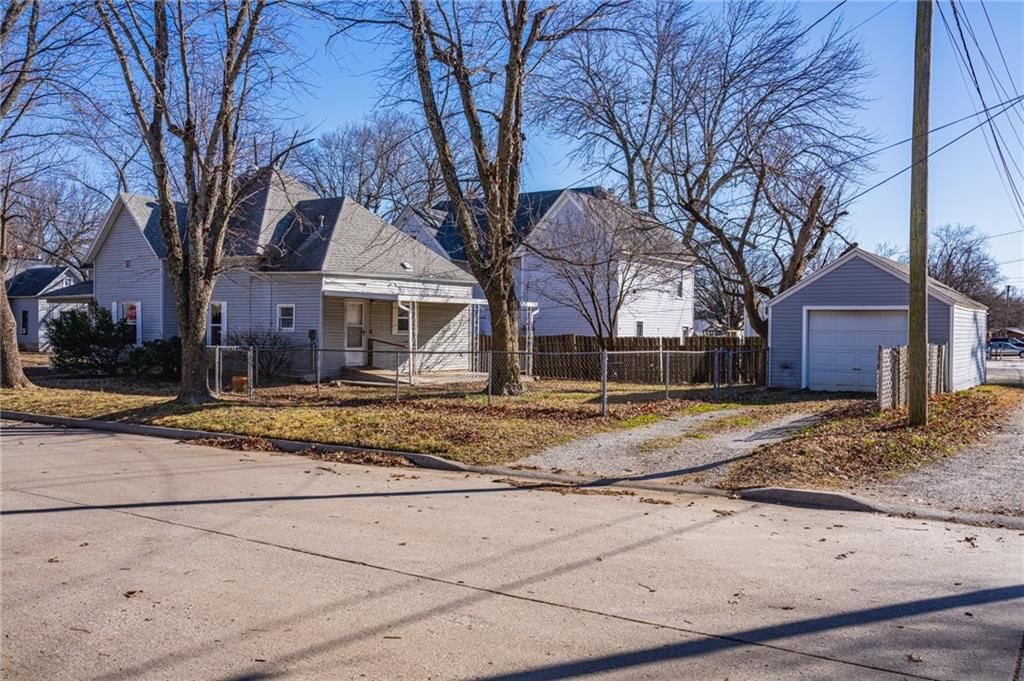 119 N Garfield Avenue — photo 24