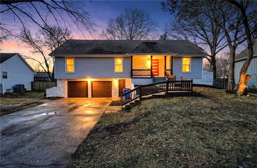 708 Montgomery Avenue, Lee's Summit, MO