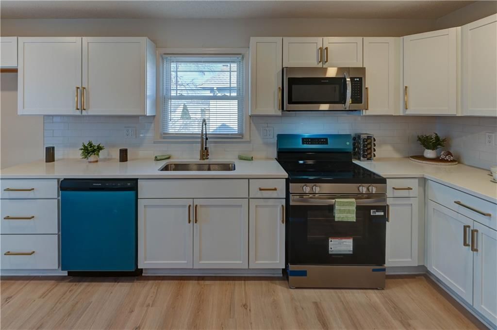 708 Montgomery Avenue — photo 8