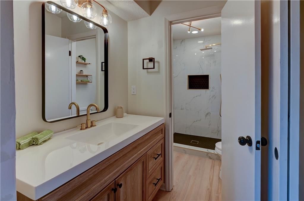 708 Montgomery Avenue — photo 26