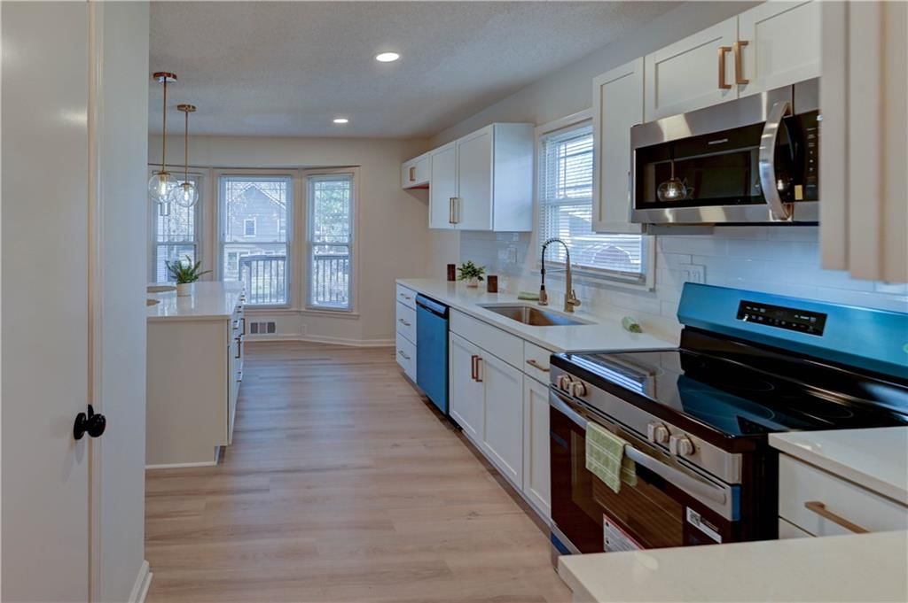 708 Montgomery Avenue — photo 33