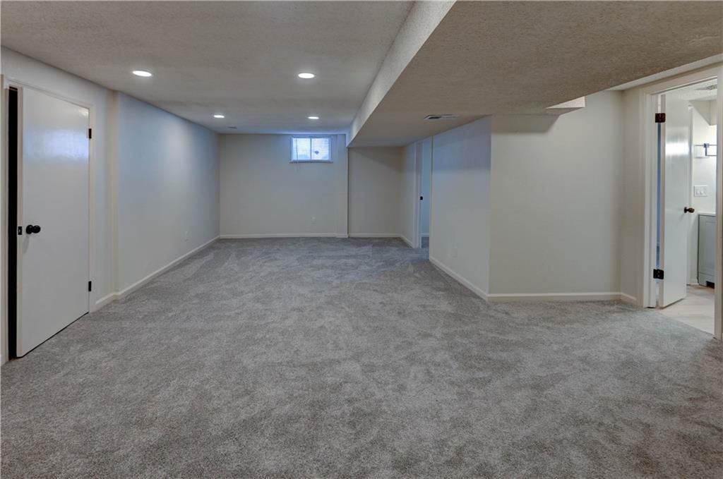 708 Montgomery Avenue — photo 39