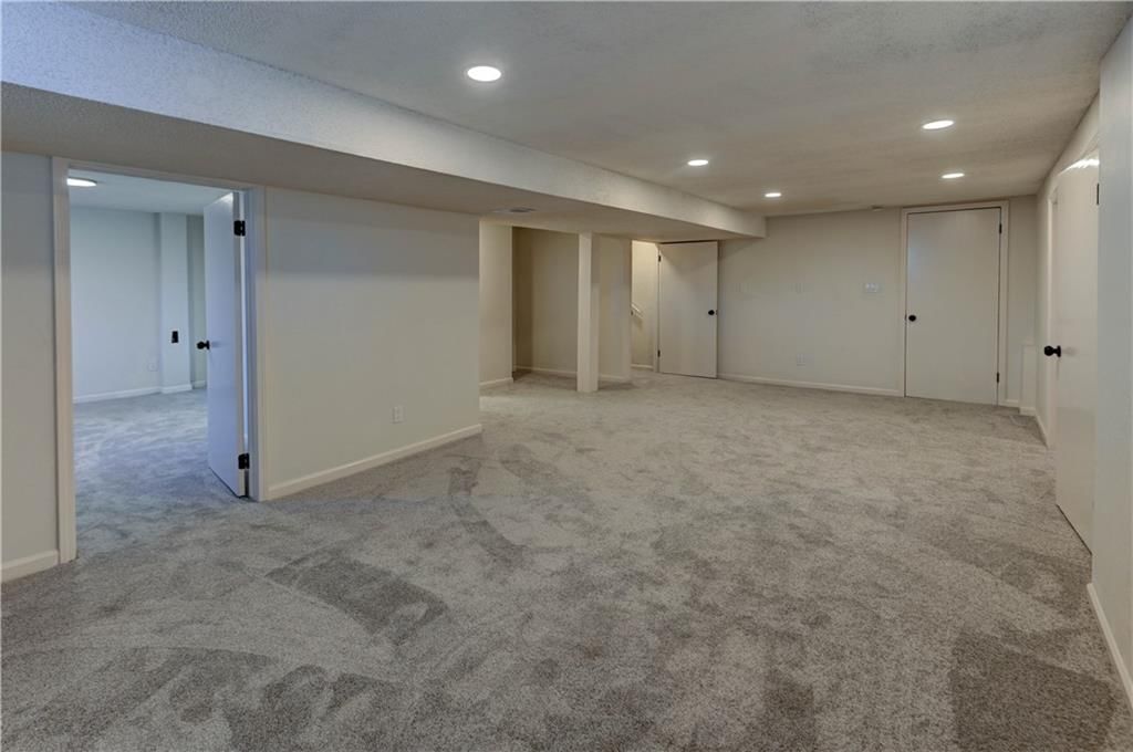 708 Montgomery Avenue — photo 40