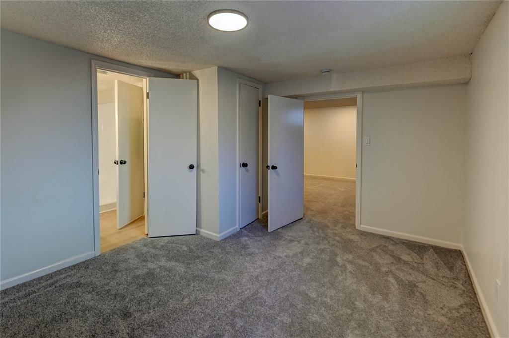 708 Montgomery Avenue — photo 43