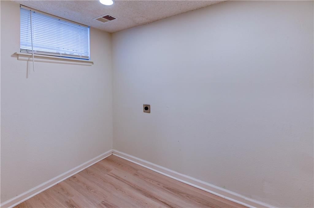 708 Montgomery Avenue — photo 47