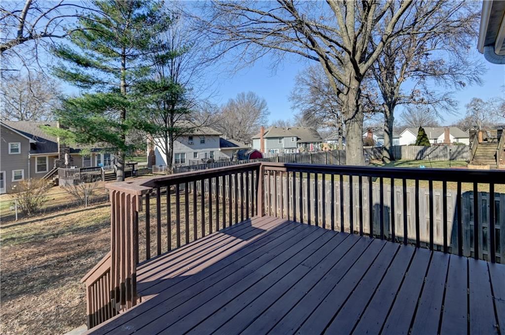 708 Montgomery Avenue — photo 48