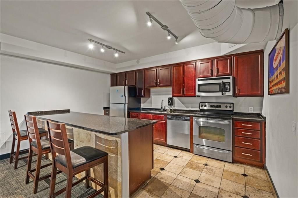 700 E 8TH Street — photo 27