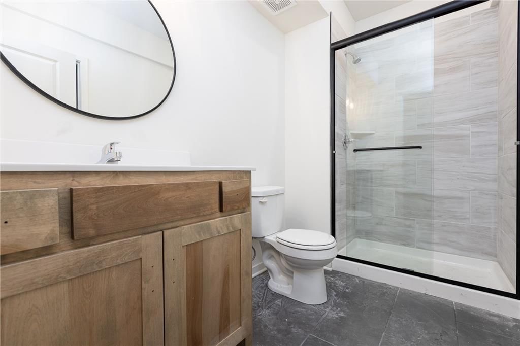 9008 N Poplar Avenue — photo 16
