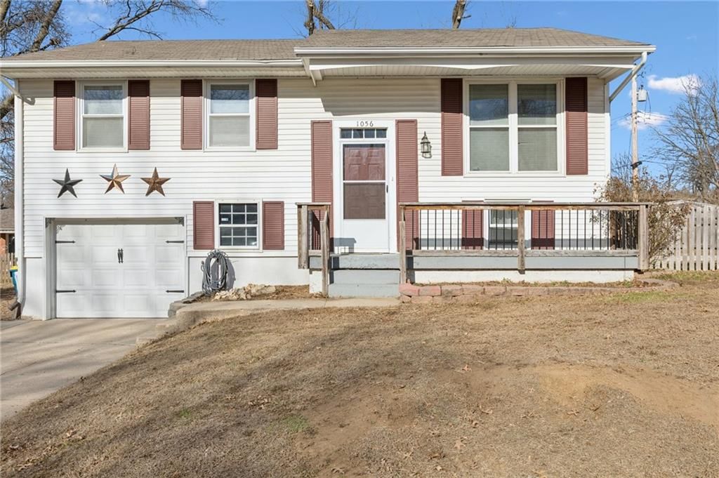 1056 Highland Drive — photo 3