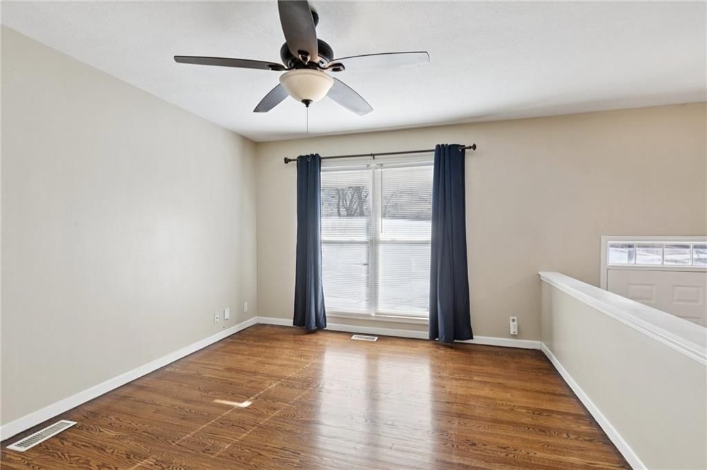 1056 Highland Drive — photo 8