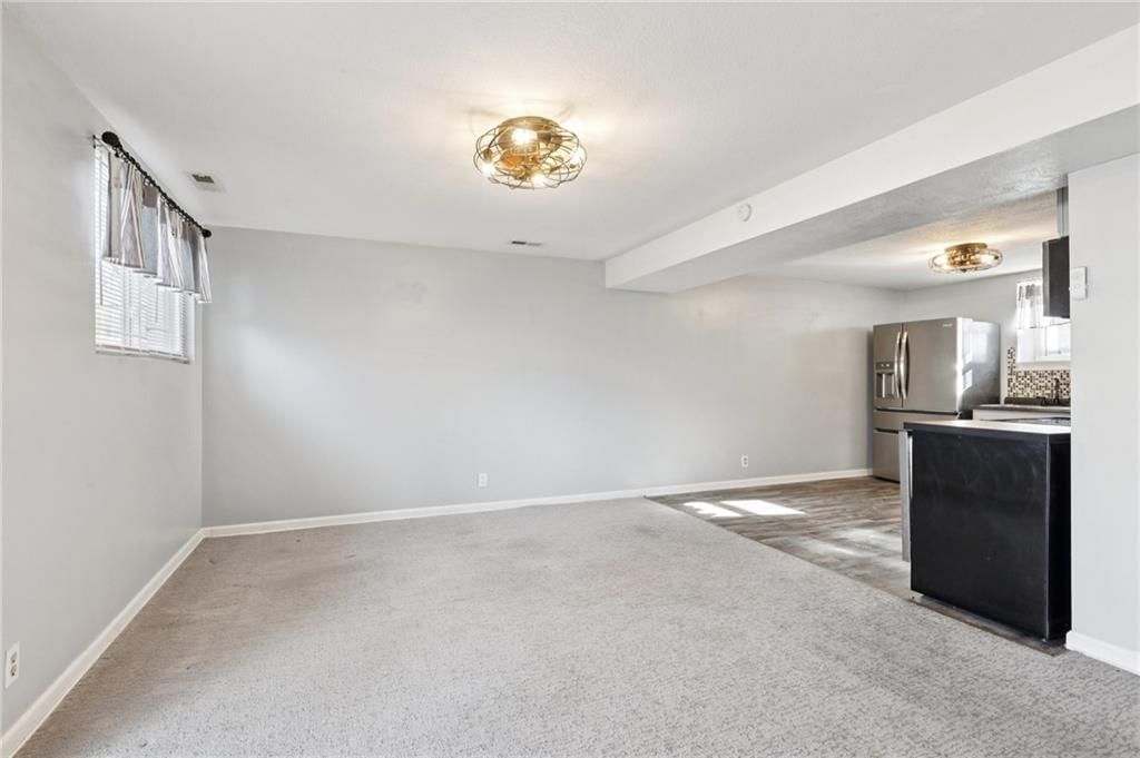 1056 Highland Drive — photo 12