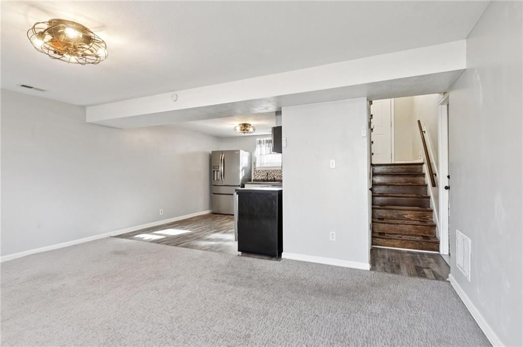 1056 Highland Drive — photo 13