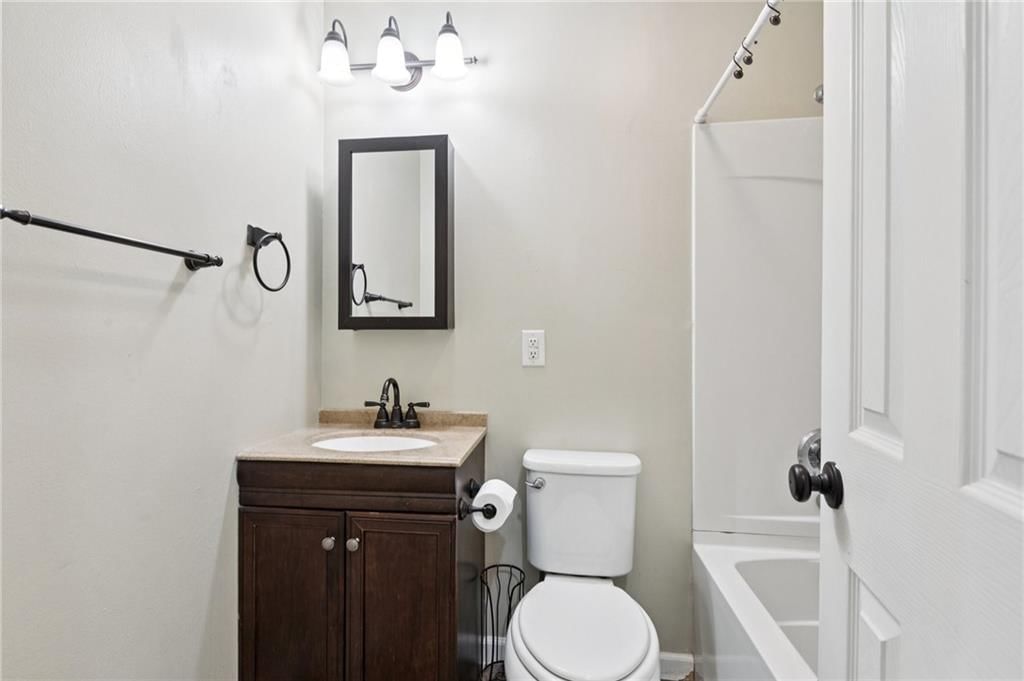 1056 Highland Drive — photo 25