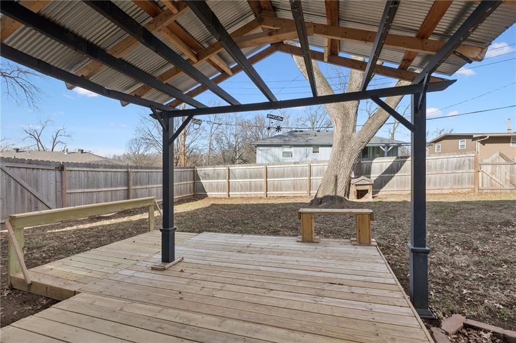 1056 Highland Drive — photo 28