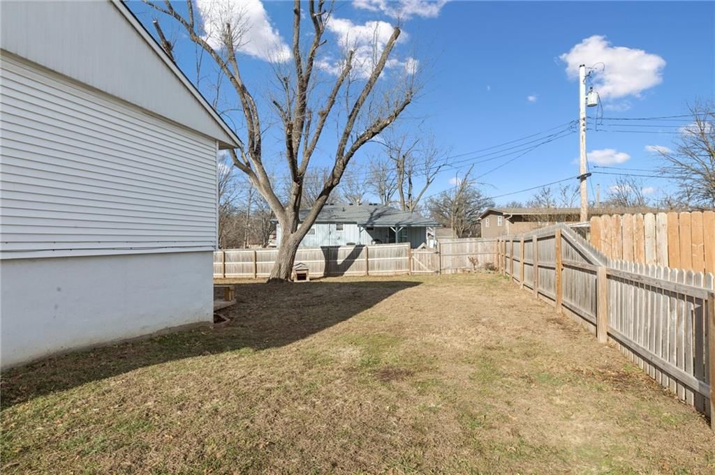 1056 Highland Drive — photo 29