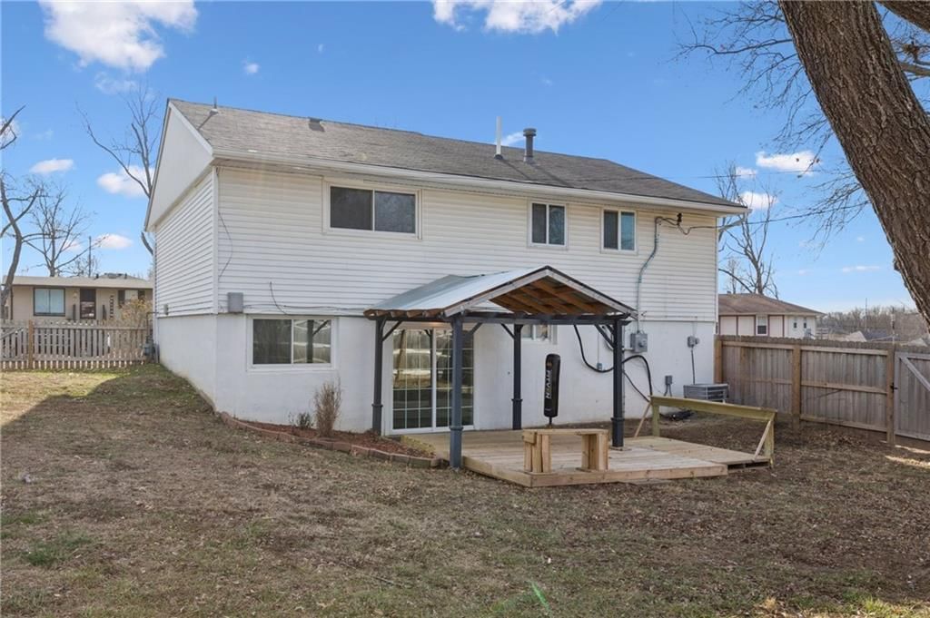 1056 Highland Drive — photo 33