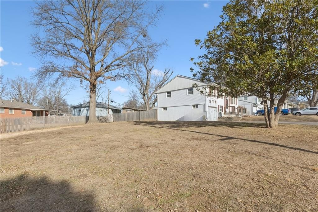 1056 Highland Drive — photo 34