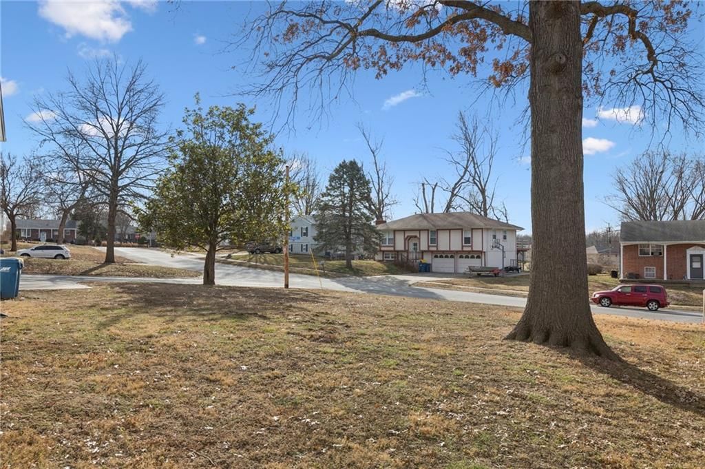 1056 Highland Drive — photo 35