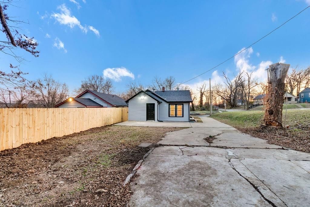 4504 E 43rd Street — photo 14