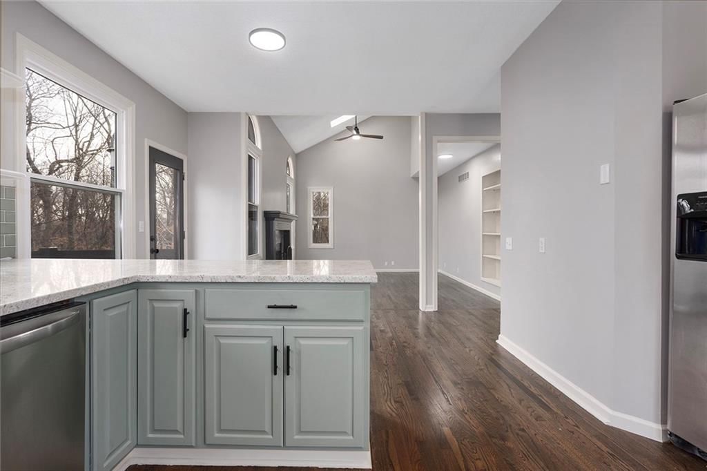 3529 N Wabash Avenue — photo 12