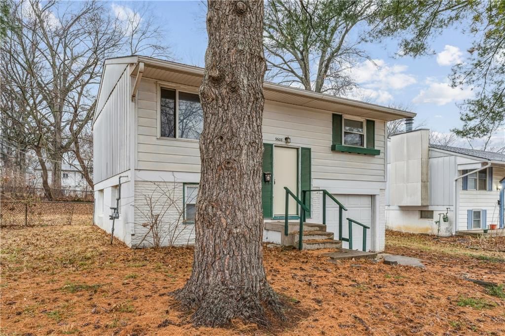 9608 Ditman Way — photo 2