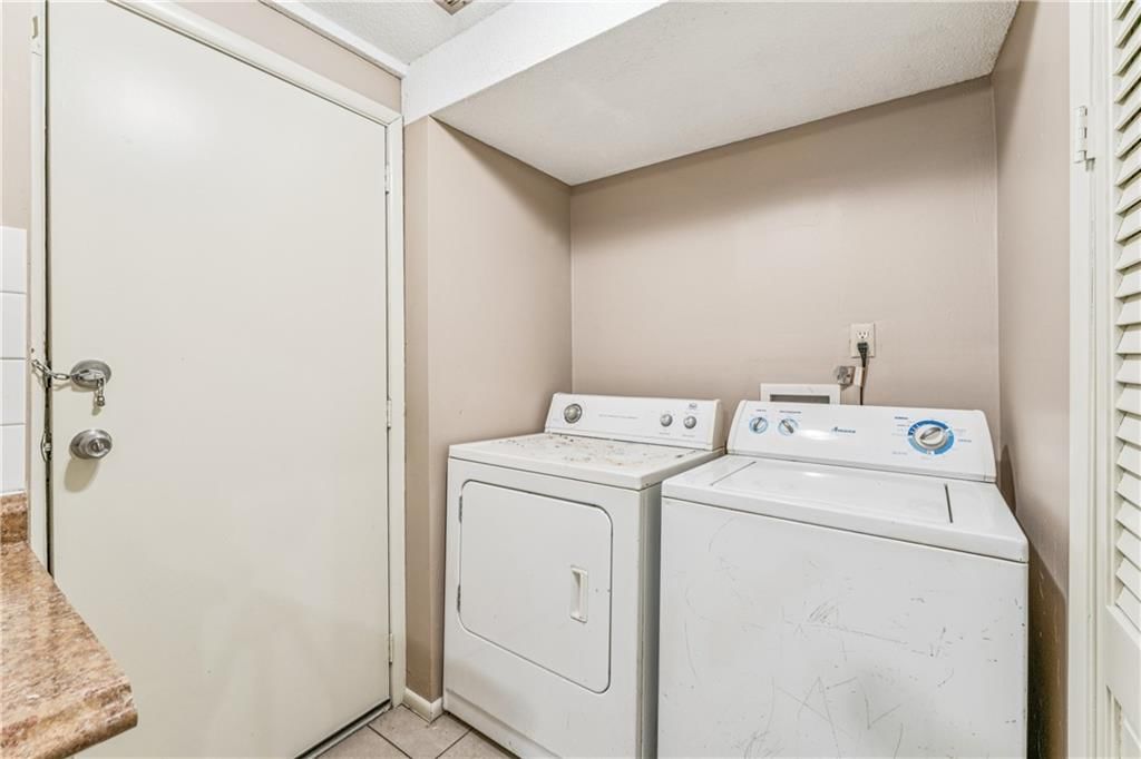 9608 Ditman Way — photo 26