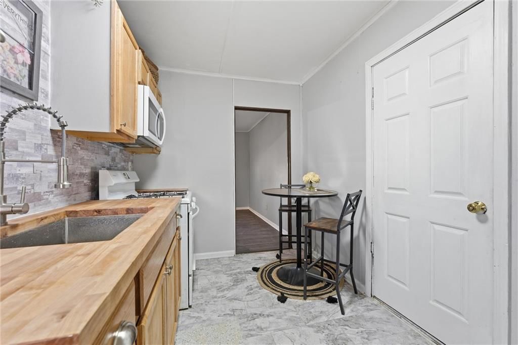 4623 Lafayette Avenue — photo 10