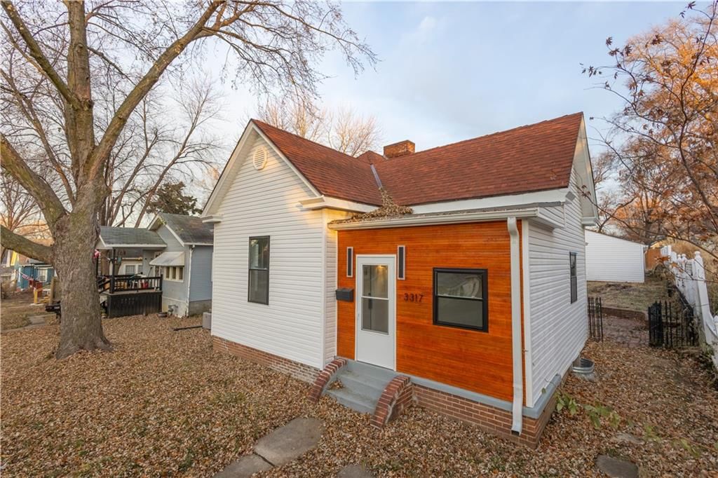 3317 Sacramento Street — photo 2