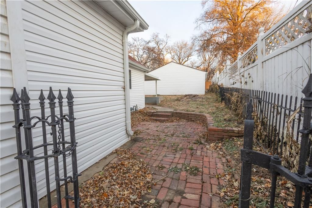 3317 Sacramento Street — photo 4