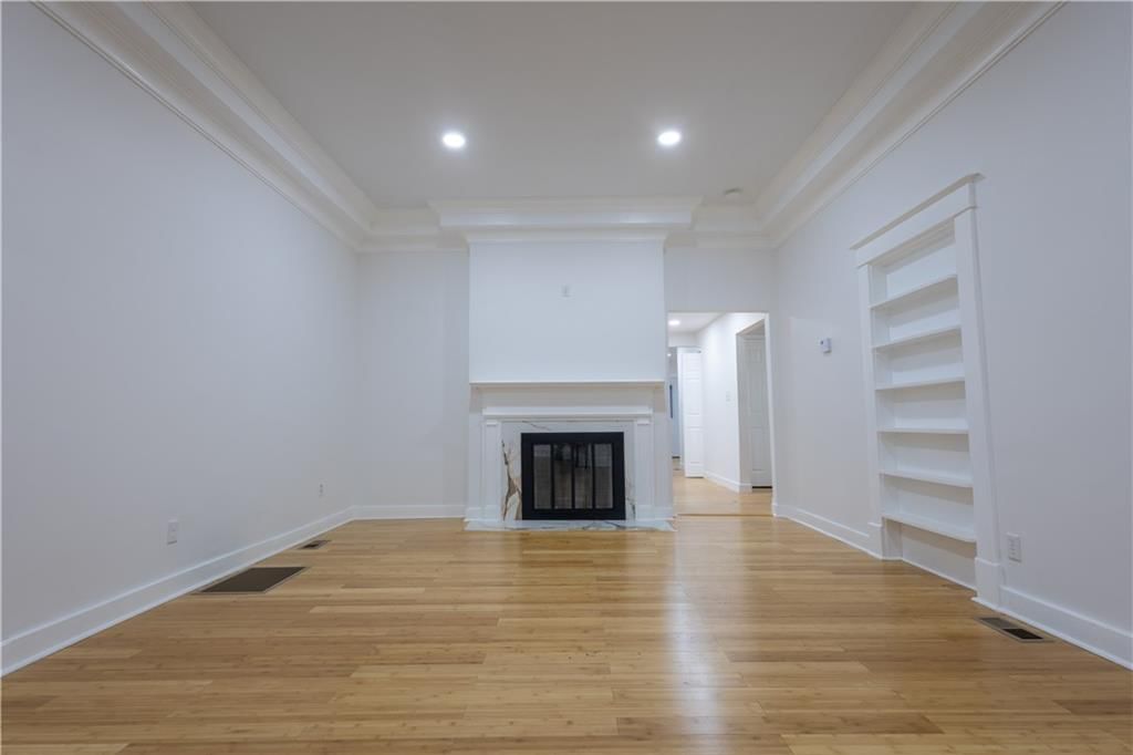 3317 Sacramento Street — photo 16