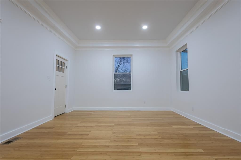 3317 Sacramento Street — photo 17