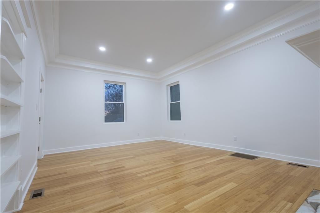 3317 Sacramento Street — photo 20