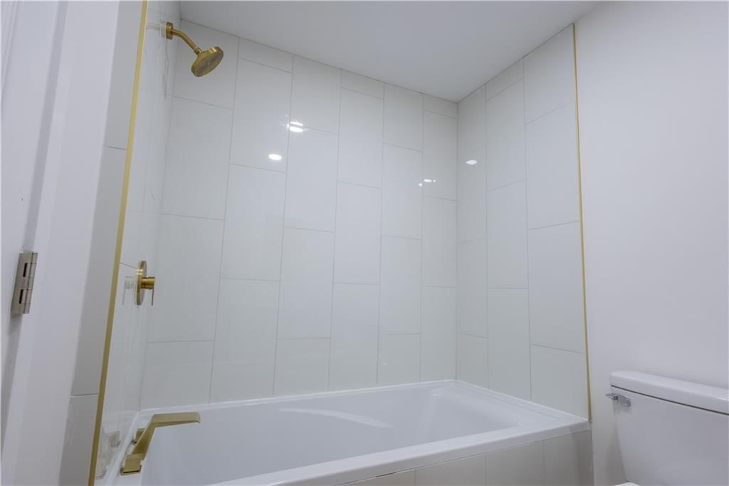 3317 Sacramento Street — photo 28