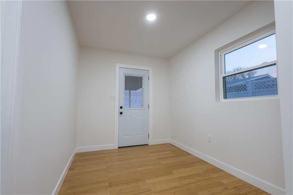 3317 Sacramento Street — photo 32