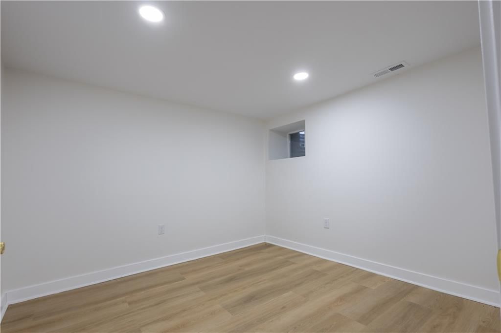 3317 Sacramento Street — photo 40