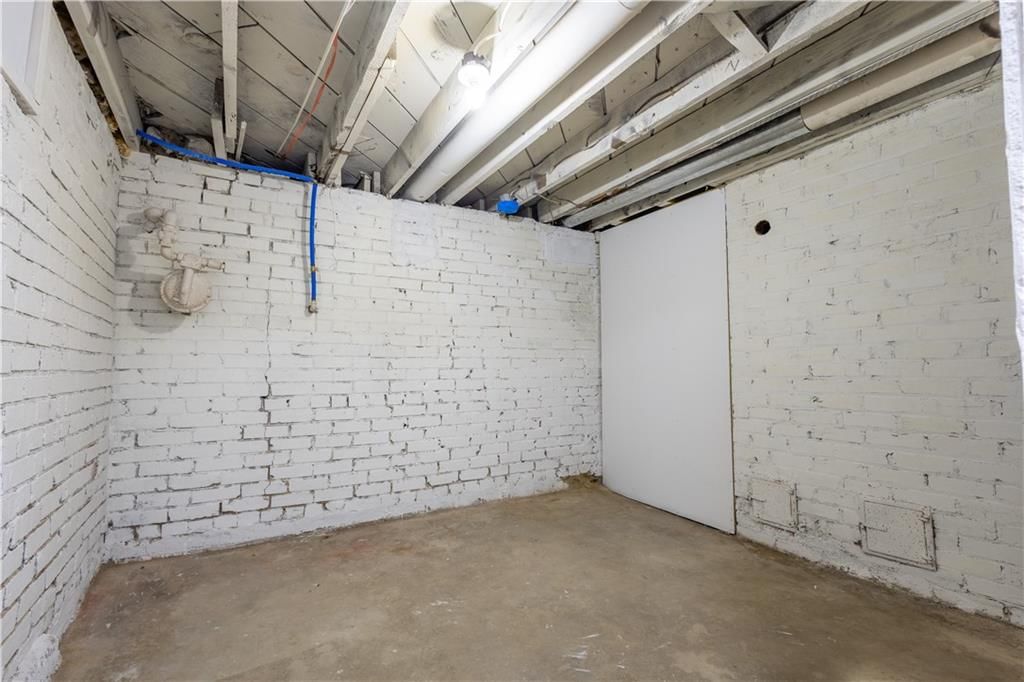 3317 Sacramento Street — photo 48
