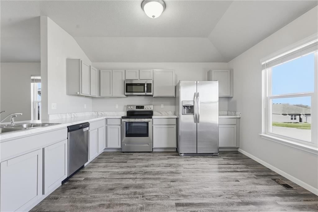 21291 W 219th Street — photo 9