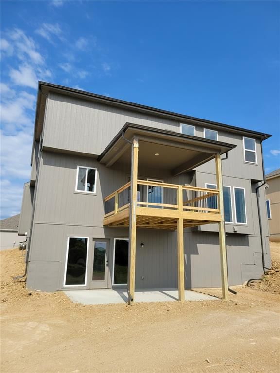 8931 N Poplar Avenue — photo 2